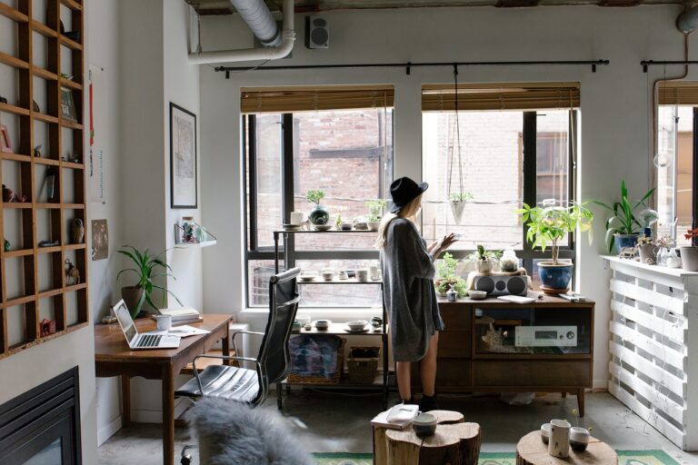 Top 10 Time Management Tips for Remote Workers Using AI Tools
