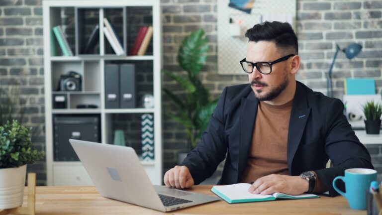Revolutionize Your Job Search: The Ultimate Guide to the Best Resume Generator